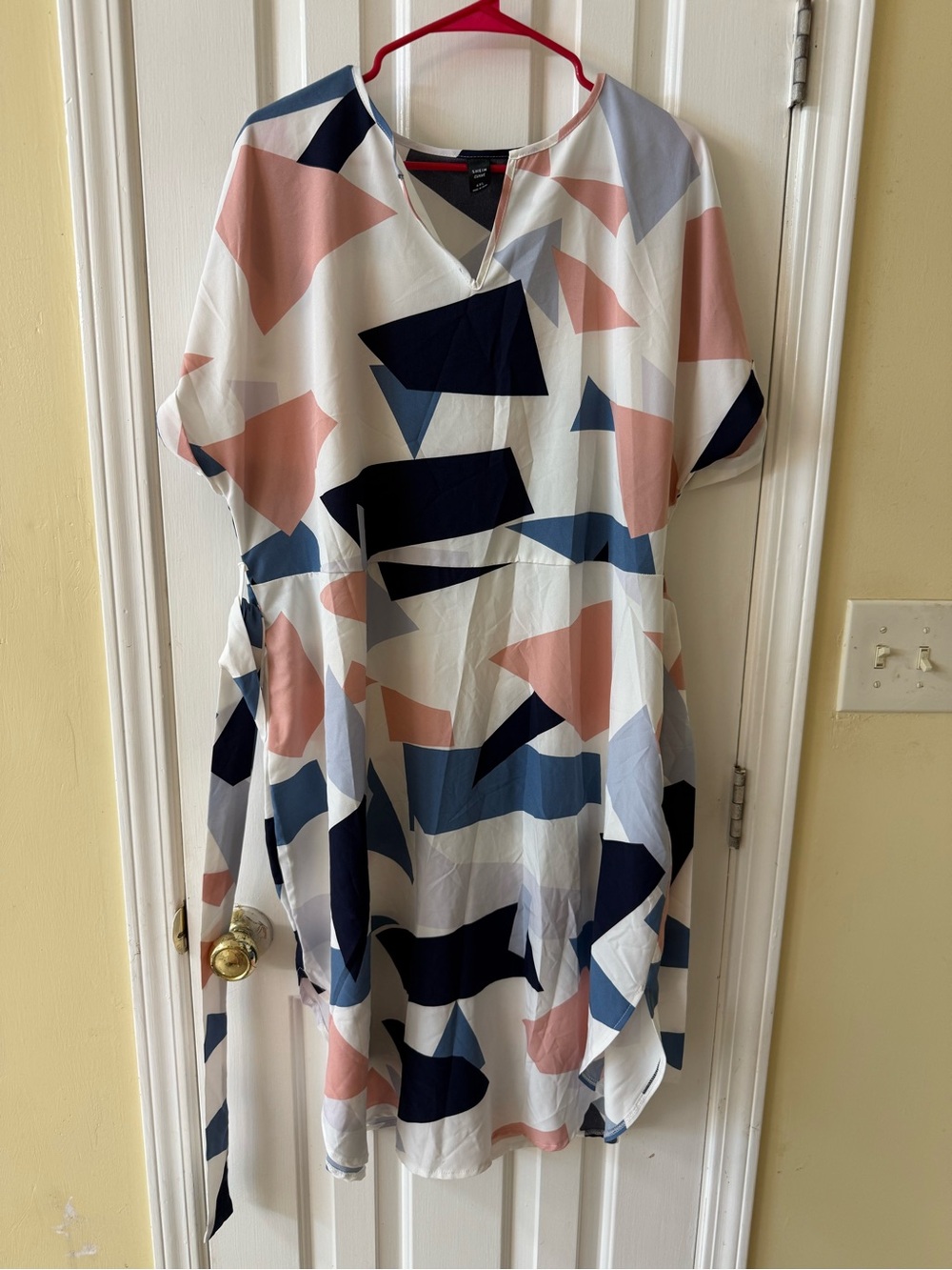 SHEIN Abstract Geometric Short Sleeve Belted Dress in White, Navy & Blush